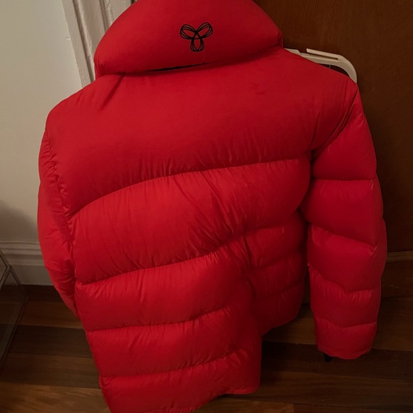 Aritzia super puff in red! - Picture 4 of 4